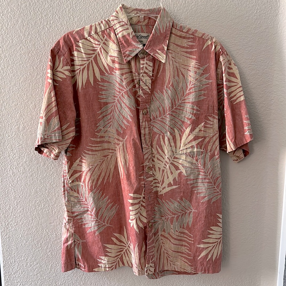 Cooke Street Honolulu. Mens Aloha Shirt. Size M.